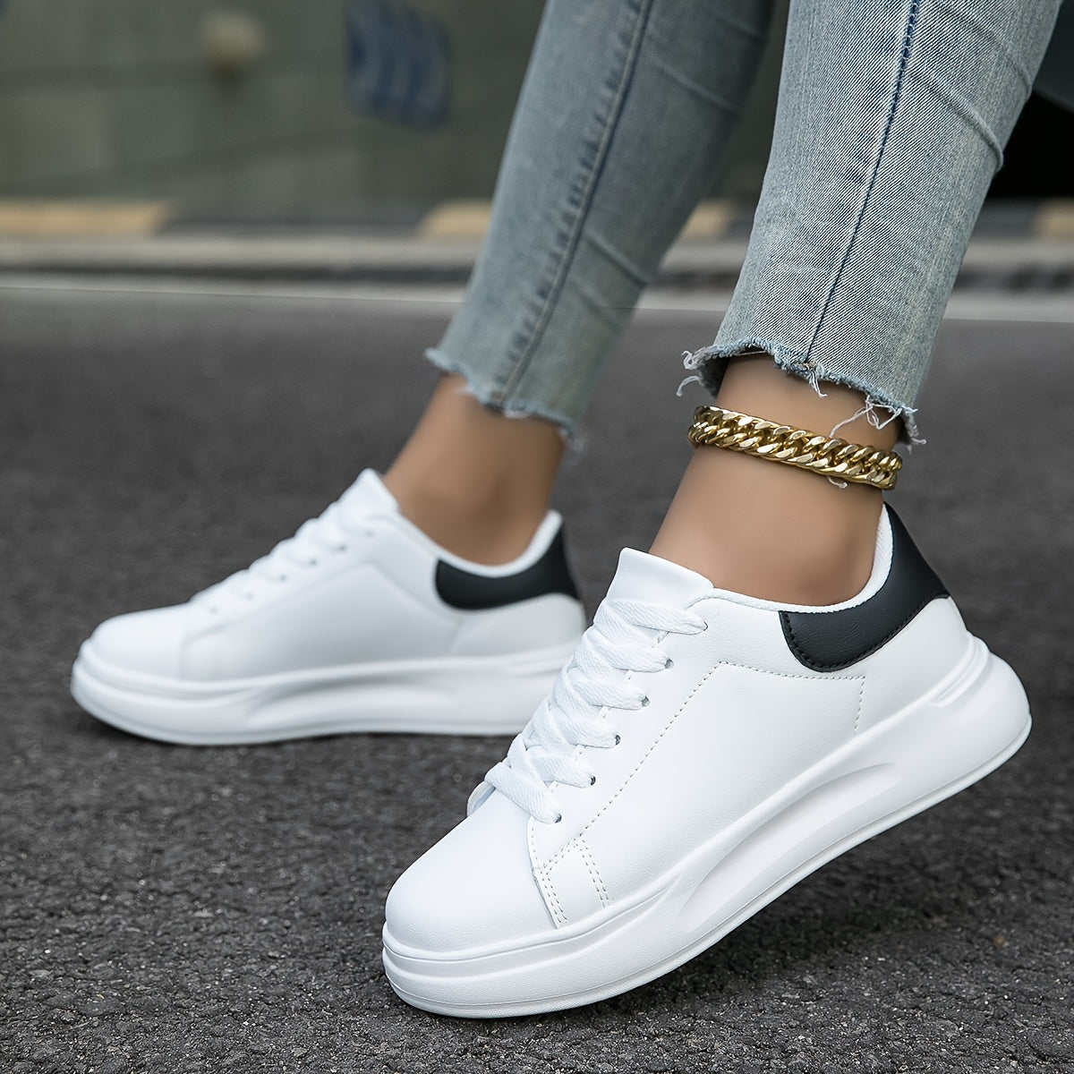 Women's orthopedic sports shoes