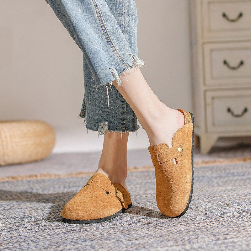 Suede women's clogs with closed toes and buckle