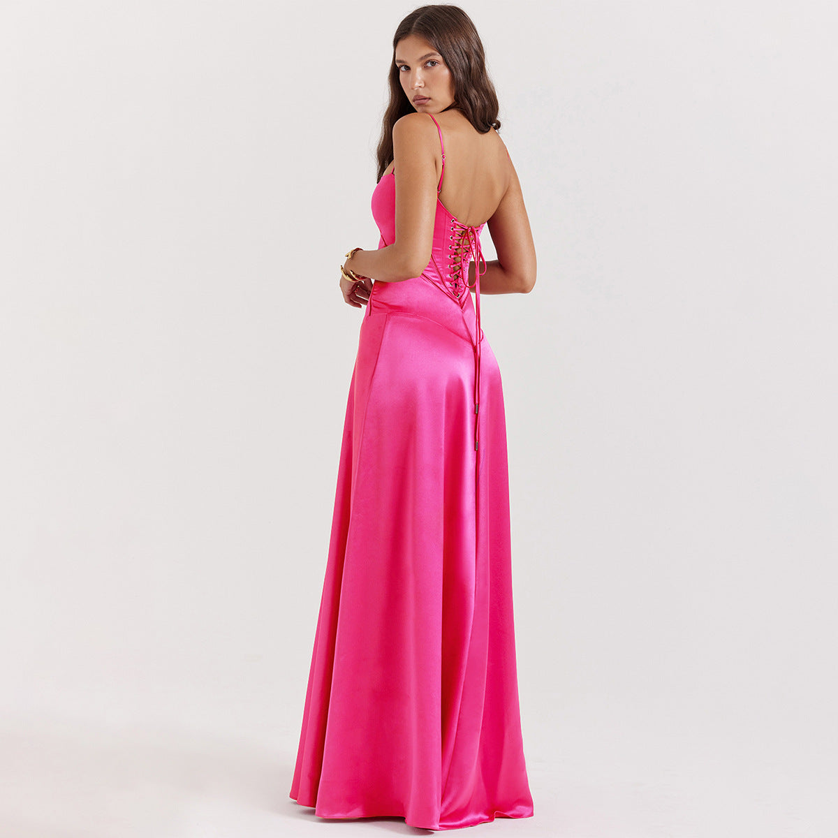 Selena – Stylowa maxi sukienka z satyny