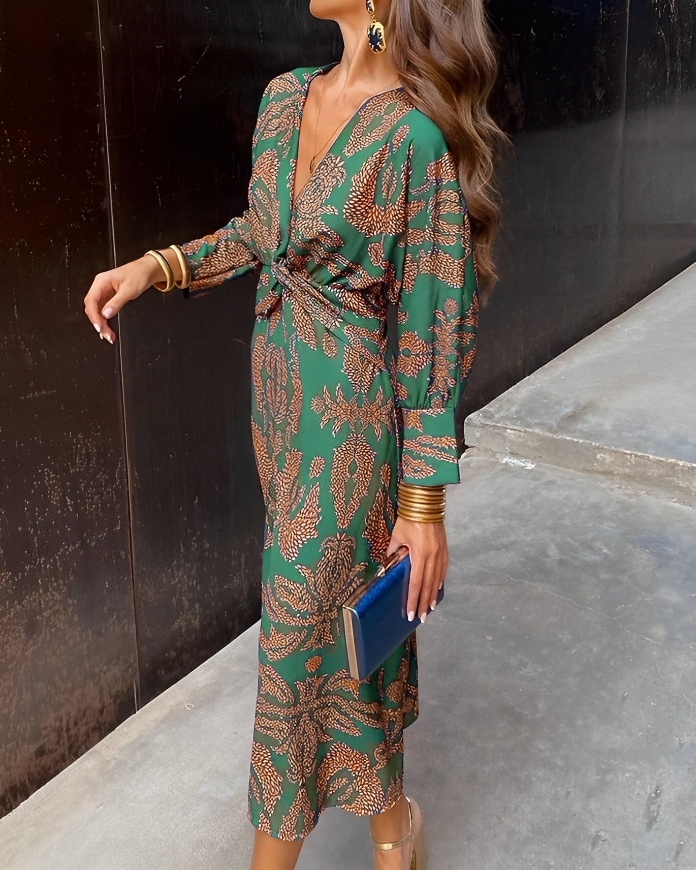 Elegant midi dress with tie and leaf pattern