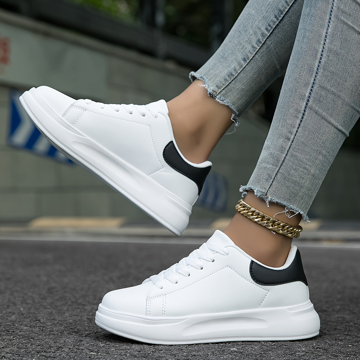 Women's orthopedic sports shoes