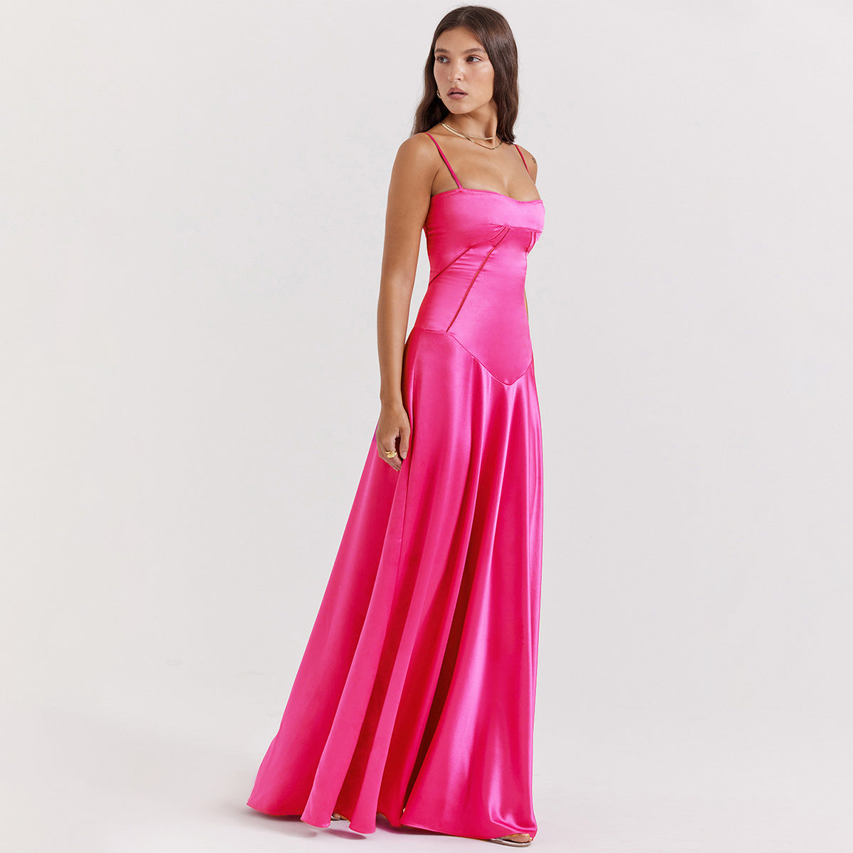 Selena – Stylowa maxi sukienka z satyny