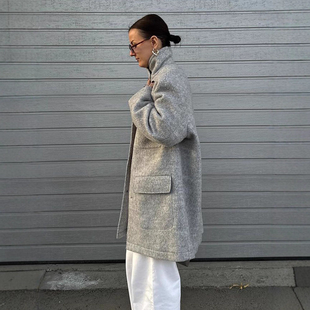 Damen wełniany płaszcz o klasycznym kroju z praktycznymi kieszeniami Eloura-Moda