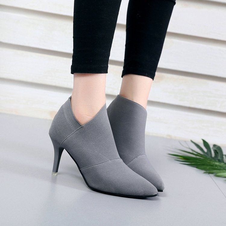 Dame eleganckie botki za kostkę z szpiczastym wykończeniem i modnym materiałem stretch Eloura-Moda