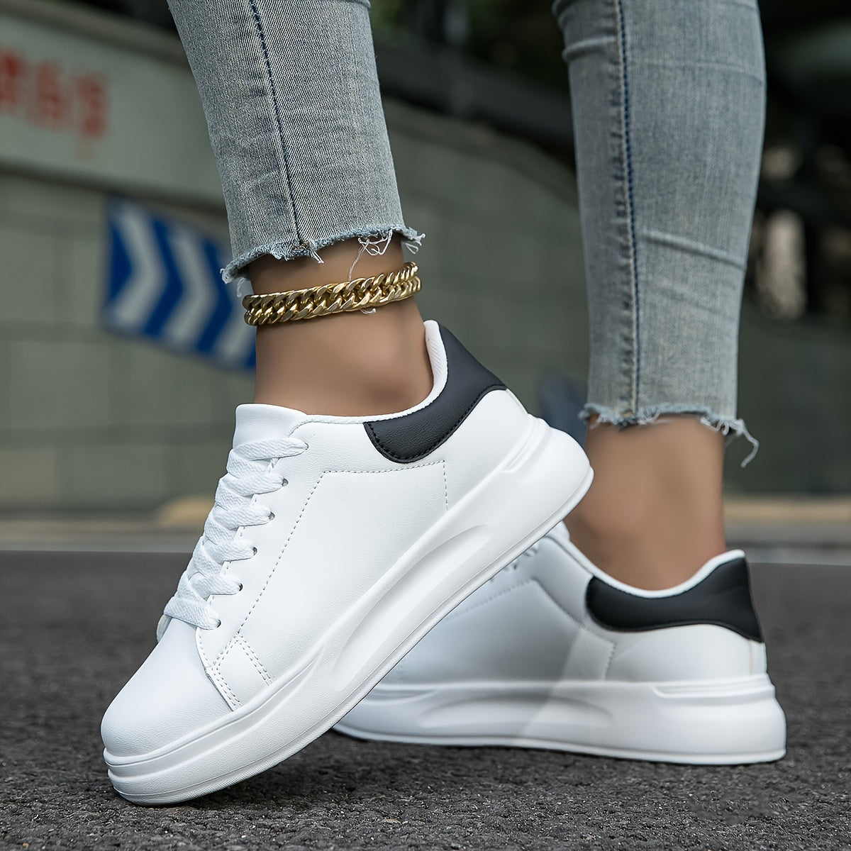 Women's orthopedic sports shoes