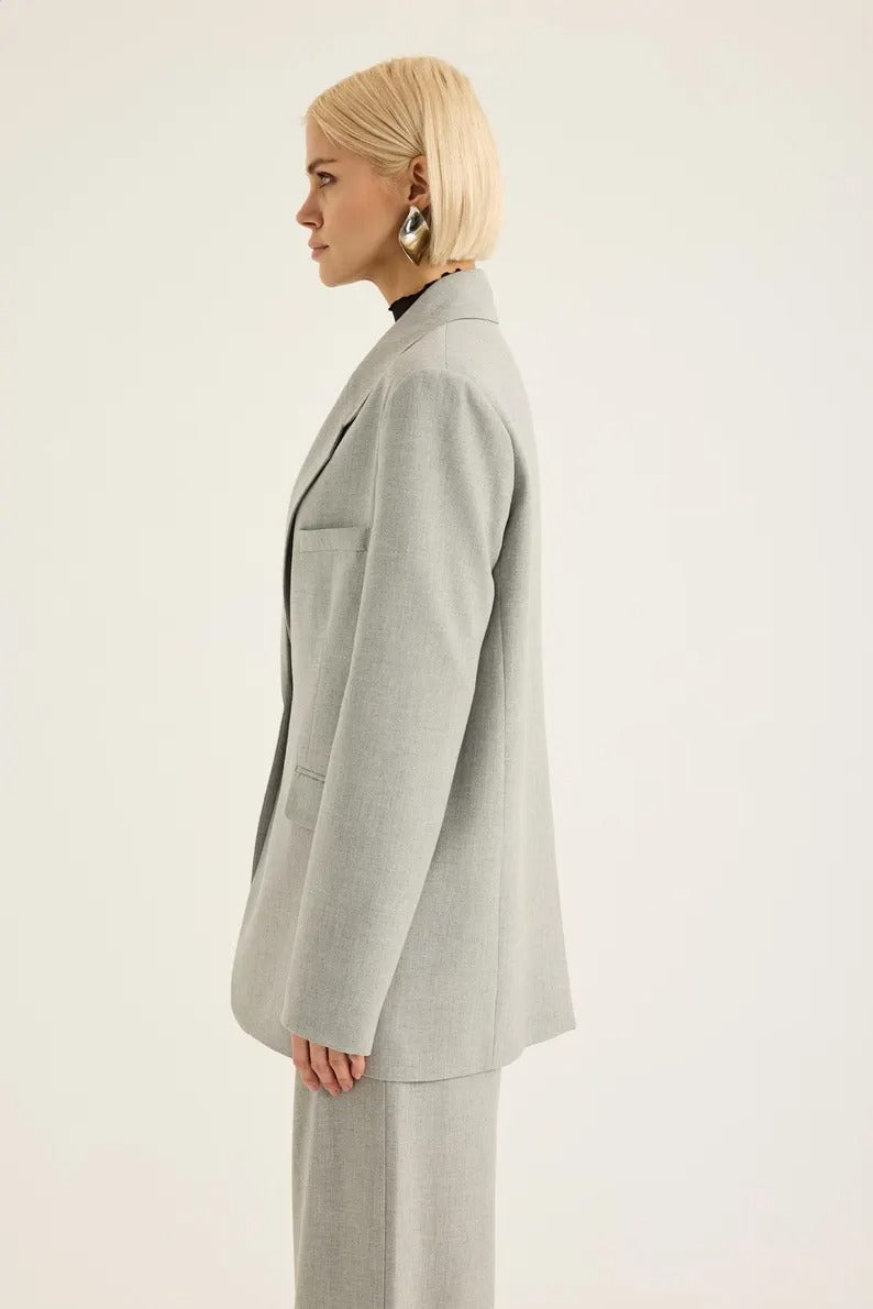 Minimalistyczna marynarka oversize