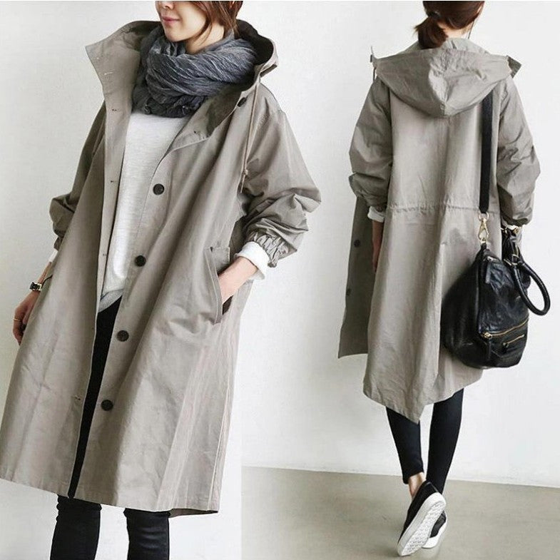 Women's coat with hood and button closure
