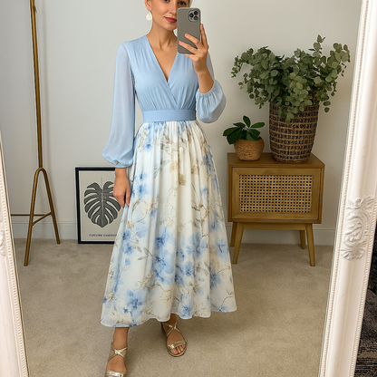 Elegant dress with long sleeves and flared bottom