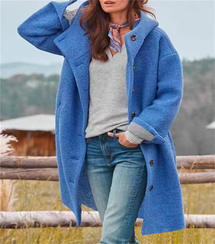 Women's oversized wool coat with a practical button closure Eloura-Moda