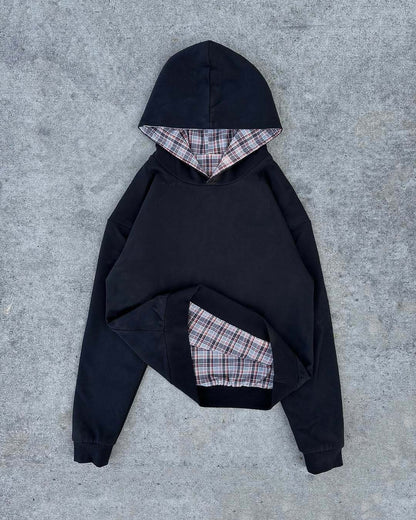 Damska bluza z kapturem z nowoczesnym wzorem w kratę Eloura-Moda