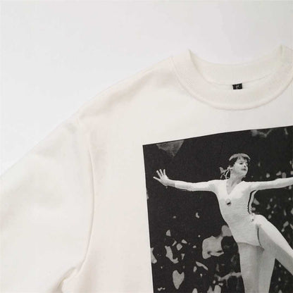 Damska bluza z nostalgicz printem sportowym Eloura-Moda