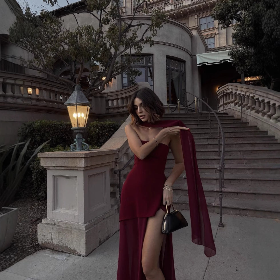 Modern evening dress with a slit – wedding dresses 2025