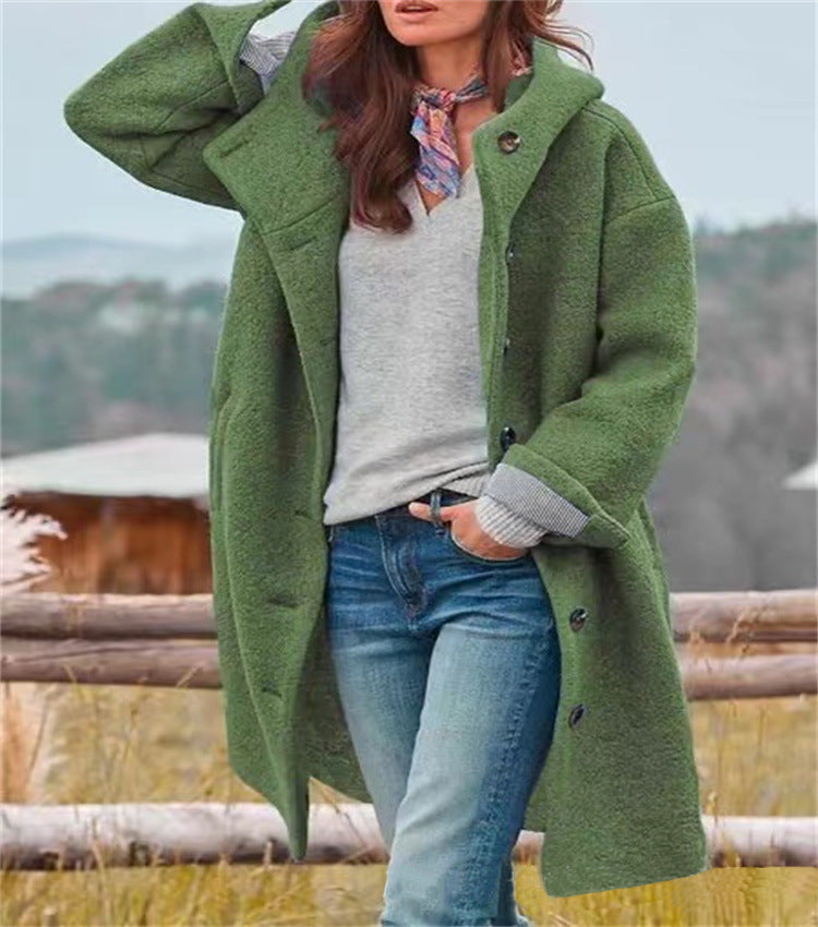 Women's oversized wool coat with a practical button closure Eloura-Moda
