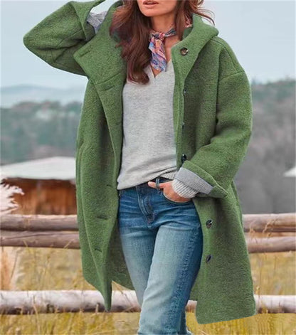 Women's oversized wool coat with a practical button closure Eloura-Moda