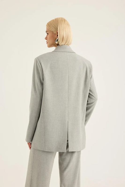 Minimalistyczna marynarka oversize